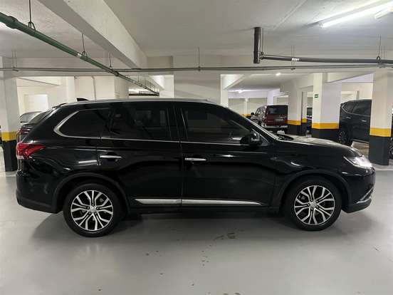 MITSUBISHI-OUTLANDER-2.2 4X4 16V DIESEL 4P AUTOMÁTICO MITSUBISHI-OUTLANDER-2018