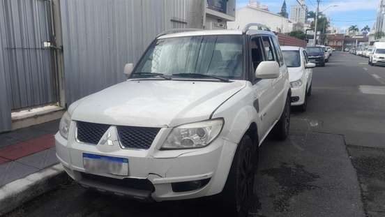 MITSUBISHI-PAJERO TR4-2013