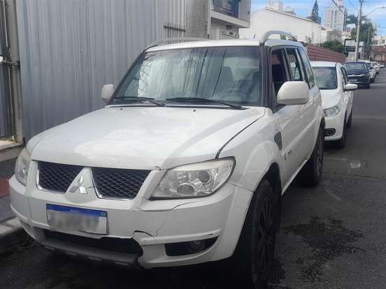 MITSUBISHI-PAJERO TR4-2.0 4X2 16V 140CV FLEX 4P MANUAL MITSUBISHI-PAJERO TR4-2013