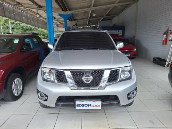 NISSAN FRONTIER 2.5 SL 4X4 CD TURBO ELETRONIC DIESEL 4P AUTOMÁTICO