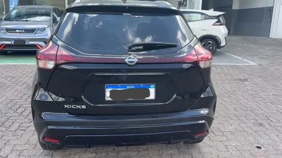 NISSAN-KICKS-2023