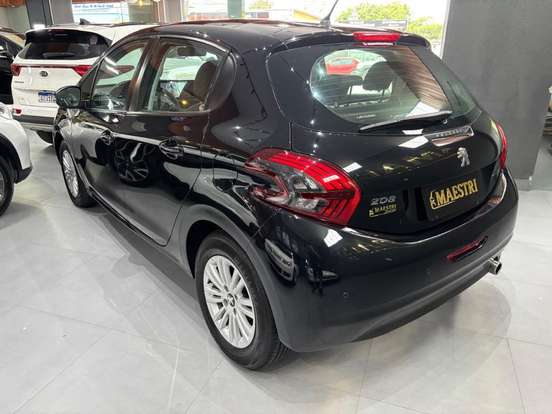 PEUGEOT-208-2017