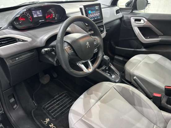 PEUGEOT-208-2017