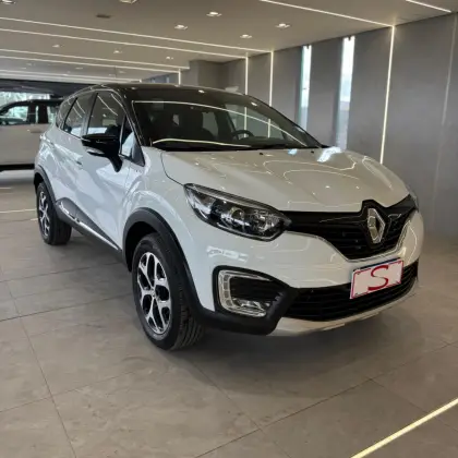 RENAULT CAPTUR 1.6 16V SCE FLEX BOSE X-TRONIC RENAULT CAPTUR 1.6 16V SCE FLEX BOSE X-TRONIC