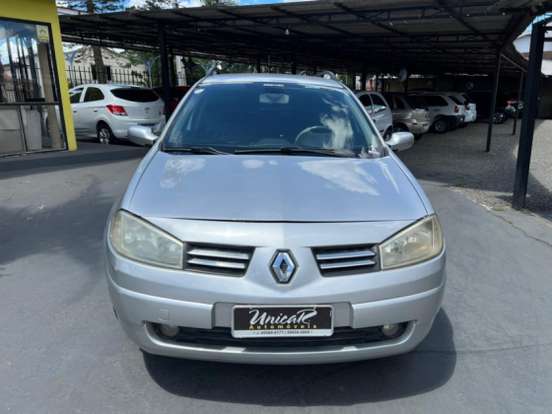 RENAULT-MEGANE-2011