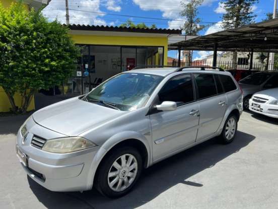RENAULT-MEGANE-2011