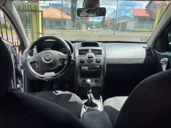 RENAULT-MEGANE-2011