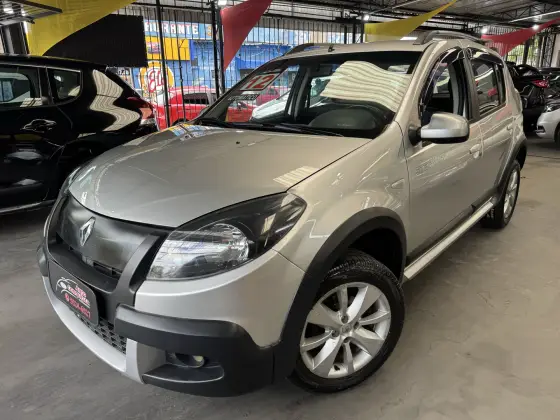 RENAULT SANDERO 1.6 STEPWAY 16V FLEX 4P AUTOMÁTICO RENAULT SANDERO 1.6 STEPWAY 16V FLEX 4P AUTOMÁTICO