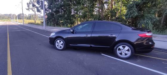 RENAULT FLUENCE 2014 2.0 DYNAMIQUE 16V FLEX 4P AUTOMÁTICO