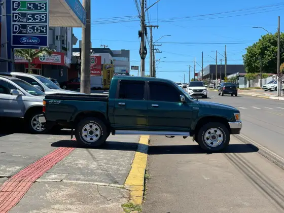 TOYOTA HILUX 2.8 SR5 4X4 CD 8V DIESEL 4P MANUAL TOYOTA HILUX 2.8 SR5 4X4 CD 8V DIESEL 4P MANUAL