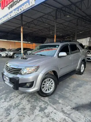 TOYOTA HILUX SW4 3.0 SRV 4X4 16V TURBO INTERCOOLER DIESEL 4P AUTOMÁTICO