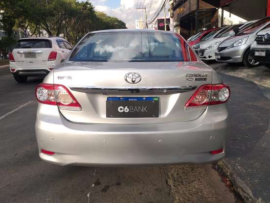 TOYOTA-COROLLA-2011