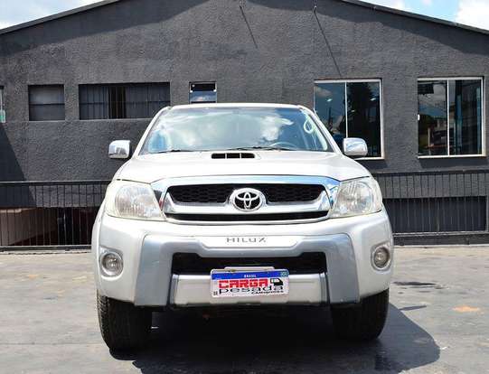 TOYOTA-HILUX-2011