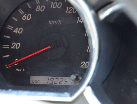 TOYOTA-HILUX-2011