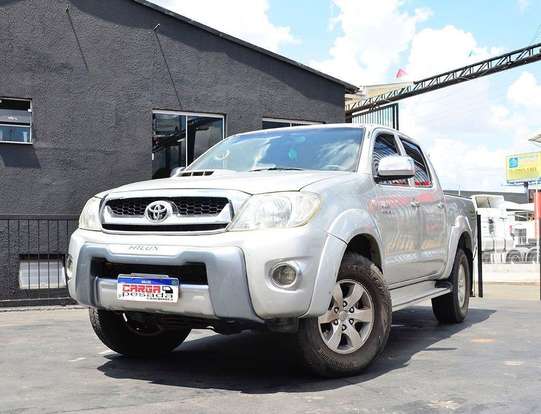 TOYOTA-HILUX-2011