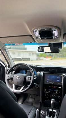 TOYOTA-HILUX SW4-2024