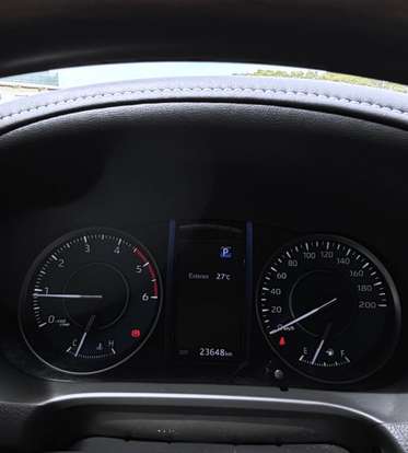 TOYOTA-HILUX SW4-2024