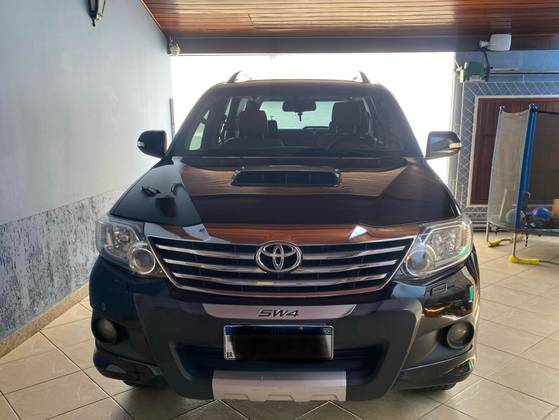 TOYOTA HILUX SW4 3.0 SRV 4X4 16V TURBO INTERCOOLER DIESEL 4P AUTOMÁTICO