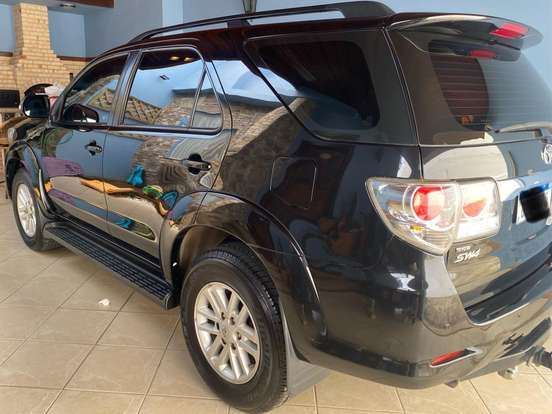 TOYOTA-HILUX SW4-3.0 SRV 4X4 16V TURBO INTERCOOLER DIESEL 4P AUTOMÁTICO TOYOTA-HILUX SW4-2012