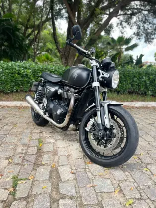 TRIUMPH SPEED TWIN 