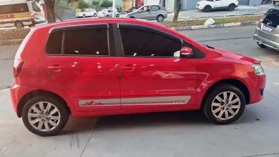 VOLKSWAGEN-FOX-2012