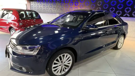 VOLKSWAGEN JETTA 2.0 TSI HIGHLINE 200CV GASOLINA 4P TIPTRONIC VOLKSWAGEN JETTA 2.0 TSI HIGHLINE 200CV GASOLINA 4P TIPTRONIC
