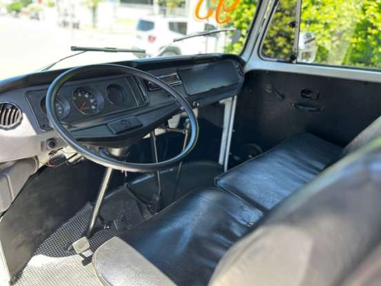 VOLKSWAGEN-KOMBI-1995