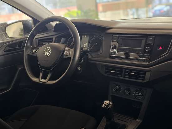 VOLKSWAGEN-POLO-2023