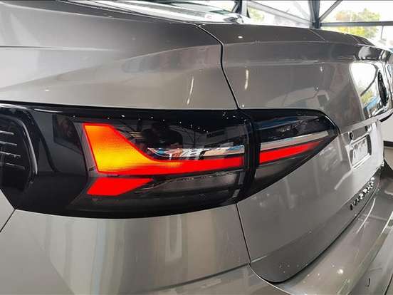 VOLKSWAGEN-VIRTUS-1.0 200 TSI HIGHLINE AUTOMÁTICO VOLKSWAGEN-VIRTUS-2025