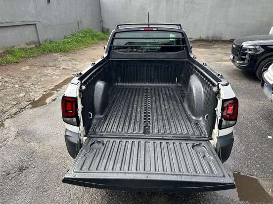 VOLKSWAGEN-SAVEIRO-2024