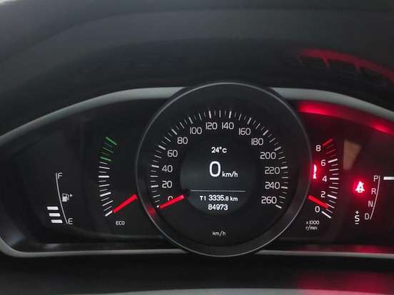 VOLVO-V40-2.0 T4 COMFORT TURBO GASOLINA 4P AUTOMÁTICO VOLVO-V40-2014