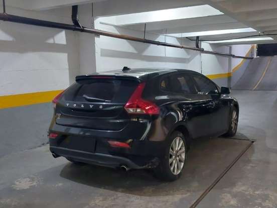 VOLVO-V40-2.0 T4 COMFORT TURBO GASOLINA 4P AUTOMÁTICO VOLVO-V40-2014