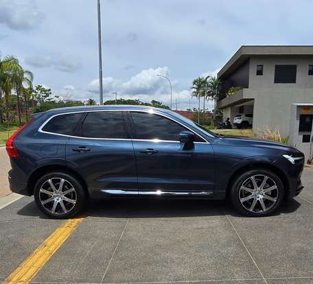 VOLVO-XC60-2021