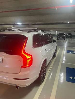VOLVO-XC90-2018