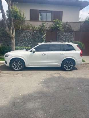 VOLVO-XC90-2018