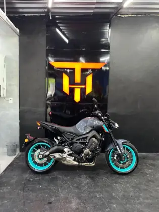 YAMAHA MT-09 