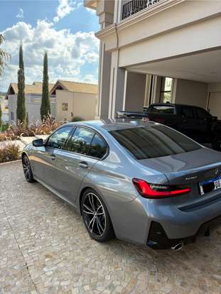 BMW-320i-2023