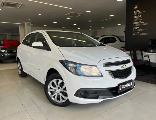 CHEVROLET ONIX 1.4 MPFI LT 8V FLEX 4P MANUAL CHEVROLET ONIX 1.4 MPFI LT 8V FLEX 4P MANUAL