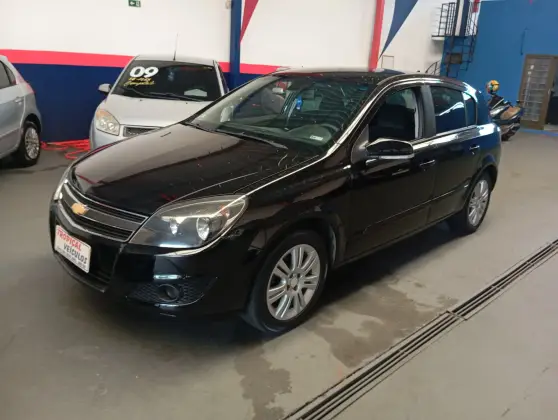 CHEVROLET VECTRA 2.0 MPFI GT HATCH 8V FLEX 4P MANUAL CHEVROLET VECTRA 2.0 MPFI GT HATCH 8V FLEX 4P MANUAL