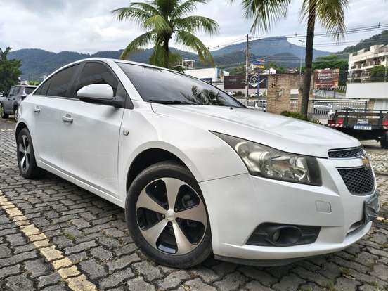 CHEVROLET-CRUZE-2013