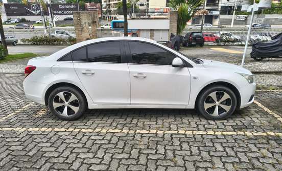 CHEVROLET-CRUZE-2013