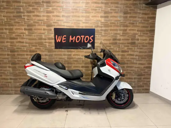 DAFRA MAXSYM 400i 