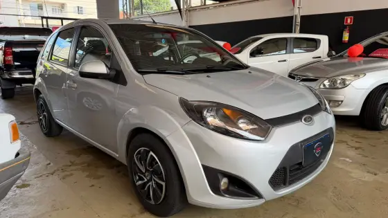 FORD FIESTA 1.6 ROCAM HATCH 8V FLEX 4P MANUAL