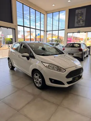 FORD FIESTA 1.6 SE HATCH 16V FLEX 4P POWERSHIFT