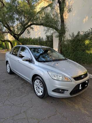 FORD FOCUS 2.0 GLX SEDAN 16V FLEX 4P MANUAL