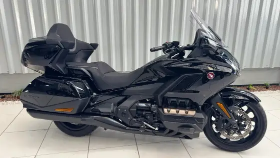 HONDA GL 1800 GOLD WING TOUR HONDA GL 1800 GOLD WING TOUR