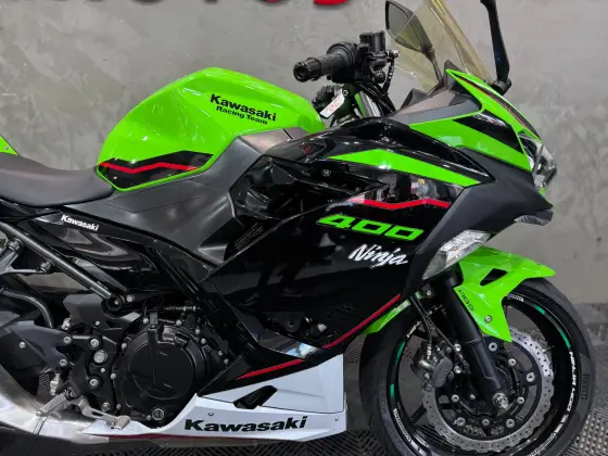 KAWASAKI NINJA 400 KRT EDITION 