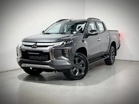 MITSUBISHI L200 TRITON 2.4 16V TURBO DIESEL SPORT HPE CD 4P 4X4 AUTOMÁTICO