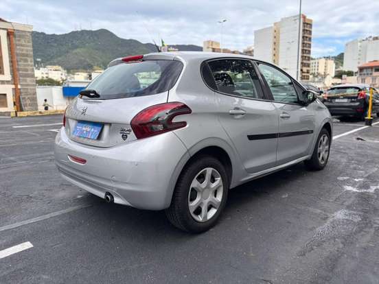 PEUGEOT-208-2016
