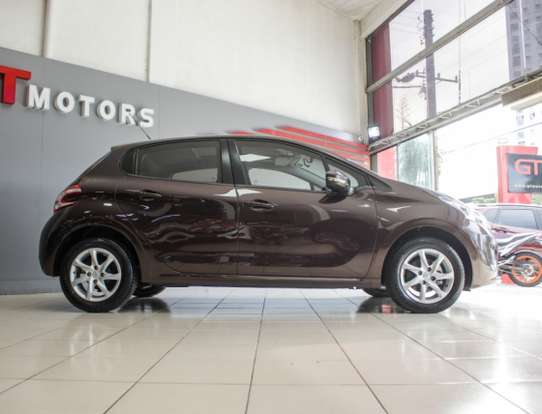 PEUGEOT-208-2015